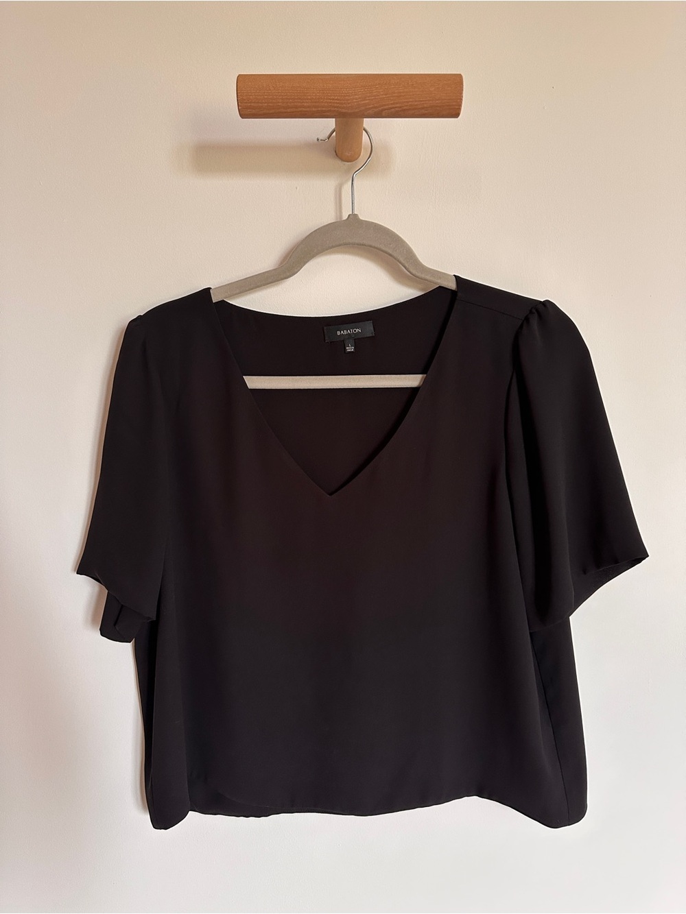 Aritzia Babaton Randy Blouse (Size L)